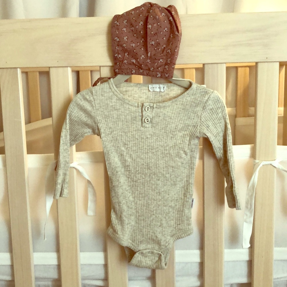 Janie Kay Ribbed Onesie and Bonnet 3-6 Months